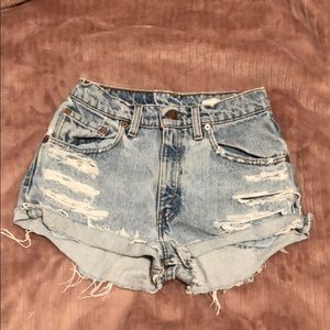 Vintage Levi’s 565 denim shorts